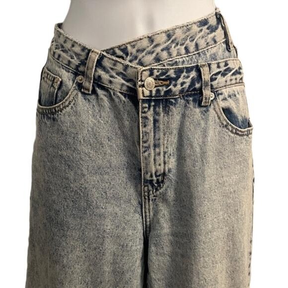 White Fox Boutique Crossover Waist Light Blue High Rise Straight Leg 28x30 Jeans - Picture 3 of 7